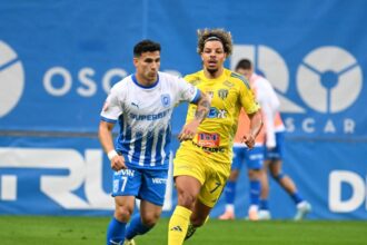 live text universitatea craiova unirea slobozia 2 1 jucatorul introdus de radoi a dat un gol superb 68f3bdf53fa4b