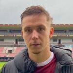 Louis Munteanu îi transmite un mesaj lui Mircea Lucescu după ce a jucat un rol esențial în triumful CFR-ului: ”Continuăm cu aceeași determinare!” 2 louis munteanu mesaj pentru mircea lucescu dupa ce a contribuit decisiv la victoria lui cfr merg asa cum o fac mereu 68e28ffd594f3