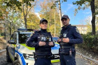 lronard si ionut doi politisti din eforie eroi intr o interventie contra cronometru au salvat un batran imobilizat dintr o casa in flacari 68f4f0455009c