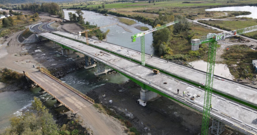 Proiectul podului peste Tisa, ce leagă România de Ucraina, aproape de finalizare: „Un moment ce transcende o simplă lucrare de infrastructură” 1 lucrarile la noul pod intre romania si ucraina peste raul tisa au ajuns la aproape 90 un moment care depaseste simpla constructie 68e0005e63aa0