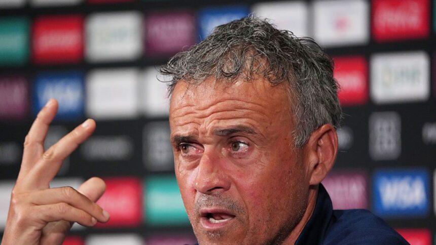 Luis Enrique își proclamă vedeta de la PSG: „Este numărul unu pe glob!” 1 luis enrique si a laudat starul de la psg este cel mai bun din lume 68fcce26a41ee