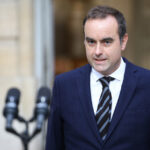 Macron îi oferă lui Lecornu un termen de două zile pentru a construi noul Guvern și afirmă că va prelua răspunderea în cazul unui nou insucces. 3 macron ii da doua zile lui lecornu sa formeze guvernul si spune ca isi va asuma responsabilitatea in cazul unui nou esec 68e43031f10f0