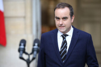 macron ii da doua zile lui lecornu sa formeze guvernul si spune ca isi va asuma responsabilitatea in cazul unui nou esec 68e43031f10f0