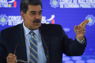 maduro il acuza pe trump ca inventeaza un razboi cu venezuela 68fcc1cb408cd