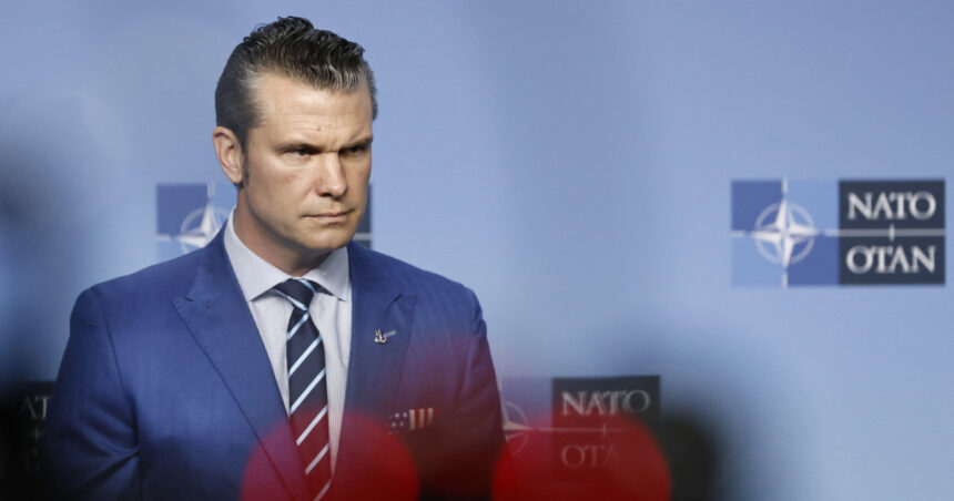 Organizații media din SUA contestă noile reglementări de acces pentru jurnaliști impuse de Pentagon 1 mai multe organizatii media americane refuza sa semneze noile reguli de acces pentru presa ale pentagonului 68ee52b46db8c
