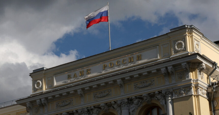 Marea Britanie lansează un nou set de măsuri restrictive împotriva Moscovei: Londra vizează Lukoil, Rosneft și instituțiile financiare rusești. 1 marea britanie impune un nou val de sanctiuni impotriva moscovei londra tinteste lukoil rosneft si bancile rusesti 68efb97ef0160