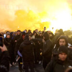 Meciul dintre Maccabi și Hapoel de la Tel Aviv a fost suspendat din cauza „violentei severe” în spectatori și ciocniri cu forțele de ordine în afara arenei. 3 meciul de la tel aviv intre maccabi si hapoel a fost anulat violente grave in tribune batai cu politia in afara stadionului 68f878b24a635