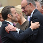Merz și Macron trag un semnal de alarmă privind „umbrirea iluminismului” în Europa. Liderii îndeamnă la combaterea formațiunilor iliberale. 2 merz si macron avertizeaza asupra iluminismul intunecat din europa cei doi lideri sustin contracararea partidelor iliberale 68e01c1025c84
