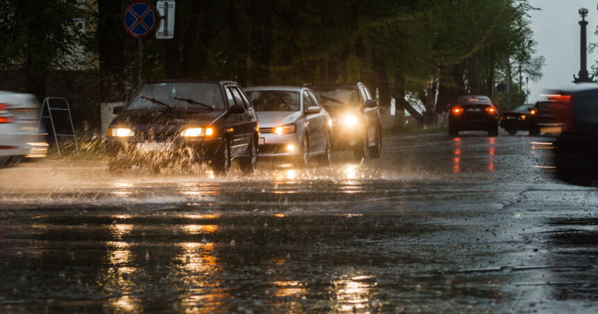 Meteorologii avertizează: Regiunile sub cod roșu ar putea trăi cea mai umedă lună octombrie din toate timpurile. Un nou record pentru București! 1 meteorolog zonele afectate de codul rosu ar putea inregistra cea mai ploioasa luna octombrie din istorie record si pentru bucuresti 68e5622d7c69f