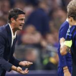 „Aprecierea unei staruri de la Inter pentru tehnicile lui Chivu: 'Ne bucurăm de fiecare moment pe teren'” 3 metodele lui chivu laudate de o vedeta de la inter ne distram pe teren 68e1f8a03dd38