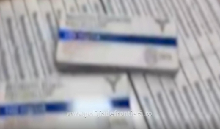 Captură impresionantă: Poliția de Frontieră din Constanța descoperă mii de fiole cu substanțe interzise! 1 mii de fiole cu substante dopante descoperite de politistii de frontiera constanteni 68ecf18fdc426