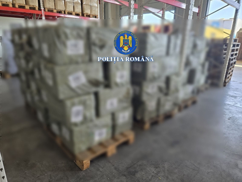 Miliardul de euro găsit în Portul Constanța stârnește ironii în spațiul public. Poliția Română: Așa începe adesea o schemă de înșelăciune, cu un aparent detaliu inofensiv. 1 miliardul de euro descoperit din portul constanta subiect de ironii publice politia romana exact asa incep multe tentative de inselaciune cu ceva ce pare inofensiv 68e9f76bdd89d