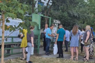 ministerul educatiei propune reducerea posturilor din invatamantul preuniversitar de stat cu peste 14 000 68de8a5b2ca4a