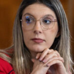 Diana Buzoianu, Ministrul Mediului, participă la întâlnirea Consiliului de Mediu din Luxemburg pentru a dezbate strategia Uniunii Europene privind criza apei. 3 ministra diana buzoianu merge la reuniunea consiliului de mediu din luxemburg discutii despre strategia ue privind deficitul de apa 68f7436a240cb