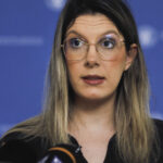 Diana Buzoianu, Ministrul Mediului, lansează un apel urgent către politicieni: „Schimbările climatice nu țin cont de cei care întârzie cu amendamentele” 2 ministra mediului diana buzoianu avertizeaza politicienii schimbarile climatice nu asteapta dupa cei care scriu amendamente 68f7933a51f81