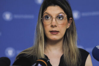 ministra mediului diana buzoianu avertizeaza politicienii schimbarile climatice nu asteapta dupa cei care scriu amendamente 68f7933a51f81