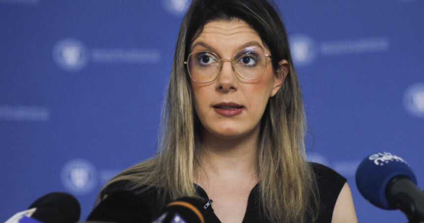 Diana Buzoianu, Ministrul Mediului, lansează un apel urgent către politicieni: „Schimbările climatice nu țin cont de cei care întârzie cu amendamentele” 1 ministra mediului diana buzoianu avertizeaza politicienii schimbarile climatice nu asteapta dupa cei care scriu amendamente 68f7933a51f81