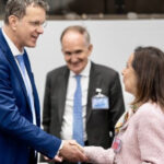 Colaborare strânsă: Ministrul Apărării se întâlnește cu omologul spaniol pentru a sublinia contribuția Spaniei la Grupul de Luptă NATO din România 3 ministrul apararii discutii cu omologul spaniol mosteanu apreciaza participarea activa a spaniei la grupul de lupta nato in romania 68efc3e0e8154