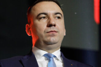 ministrul energiei anunta ca cineva de la electrica o sa fie responsabil dupa ce charlie ottley a ramas 3 zile fara curent la bran 68eb5ea5b5188