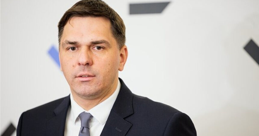 Demisia surprinzătoare a ministrului Culturii din Lituania: Confuzia asupra apartenenței Peninsulei Crimeea între Ucraina și Rusia îl costă funcția! 1 ministrul lituanian al culturii a demisionat dupa ce nu a putut spune daca peninsula crimeea este ucraineana sau ruseasca 68dfe12fd6126