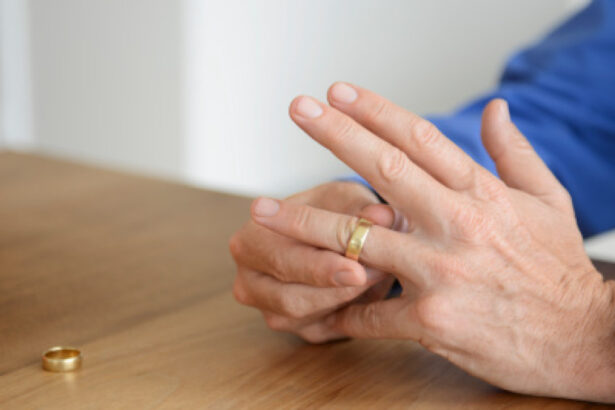 ministrul sanatatiilor le cere angajatilor din ati sa renunte la verighete renuntati sau plecati o verigheta poate omori un om 68fcc1cca8edf