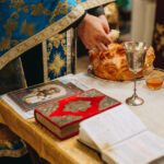 Sărbătoarea Morților de Toamnă 2025: Deliciile ce se oferă în Sâmbăta Morților. Sfaturile duhovnicului pentru fiecare pachet de pomenire 3 mosii de toamna 2025 ce alimente se impart in sambata mortilor recomandarea preotului pentru fiecare pachet oferit de pomana 69044c00d0af7