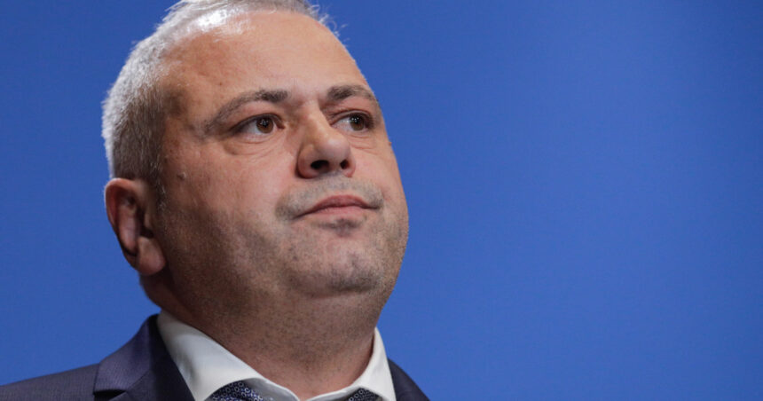 AUR își aduce aportul în Camera Deputaților pentru a dezbate moțiunea simplă împotriva ministrului Florin Barbu, responsabil de agricultură. 1 motiunea simpla depusa de aur impotriva ministrului agriculturii florin barbu este dezbatuta in camera deputatilor 68f5cec132bdd