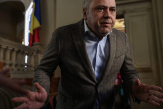 motiunea simpla depusa de opozitie impotriva ministrului agriculturii a fost respinsa de parlament florin barbu bateti campii 68f8ad843066d