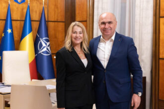 nadia comaneci si mihai covaliu s au intalnit cu premierul ilie bolojan discutii despre celebrarea anului nadia comaneci in 2026 68ed63e5b0315