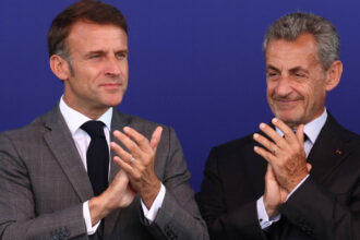 nicolas sarkozy primit de emmanuel macron la palatul elysee cu cateva zile inainte de a merge la inchisoare 68f62a1890e82