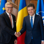 Nicușor Dan și comisarul european Magnus Brunner au analizat strategii pentru apărarea frontierelor Uniunii Europene și provocările complexe cu care se confruntă. 2 nicusor dan a discutat cu comisarul european magnus brunner despre protejarea frontierelor ue si multiplele provocari hibride 68f635f712038