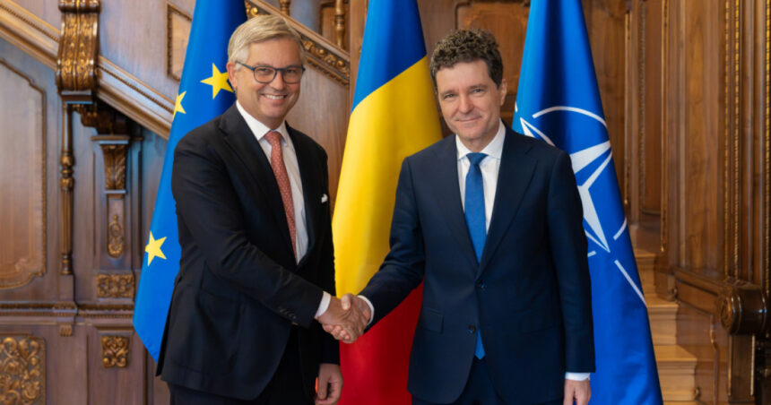 Nicușor Dan și comisarul european Magnus Brunner au analizat strategii pentru apărarea frontierelor Uniunii Europene și provocările complexe cu care se confruntă. 1 nicusor dan a discutat cu comisarul european magnus brunner despre protejarea frontierelor ue si multiplele provocari hibride 68f635f712038