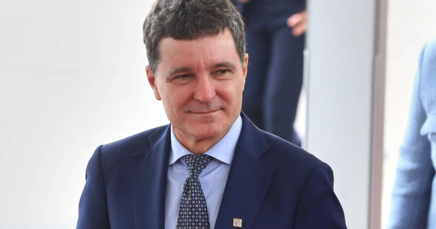 Nicușor Dan își expune punctul de vedere la summitul de la Copenhaga: informații esențiale privind securitatea și apărarea aeriană a României. 1 nicusor dan face declaratii la summitul din cophenhaga anunt crucial despre situatia de securitate si de aparare aeriana a romaniei 68de844037c7c