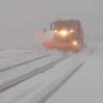 Ninsori torențiale și viscol pe Transfăgărășan: traficul rutier a fost oprit! 2 ninsori abundente si viscol pe transfagarasan circulatia rutiera a fost suspendata 68e61bbe3df01
