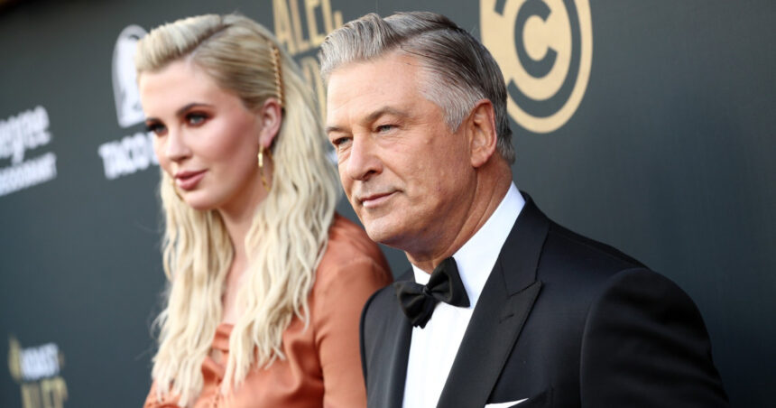 „Critici dure din partea fiicei lui Alec Baldwin și Kim Basinger: Narcisism și dependență de substanțe” 1 niste idioti narcisisti si dependenti de droguri fiica lui alec baldwin si kim basinger acuzatii grave la adresa parintilor 68fa2ca898b8d