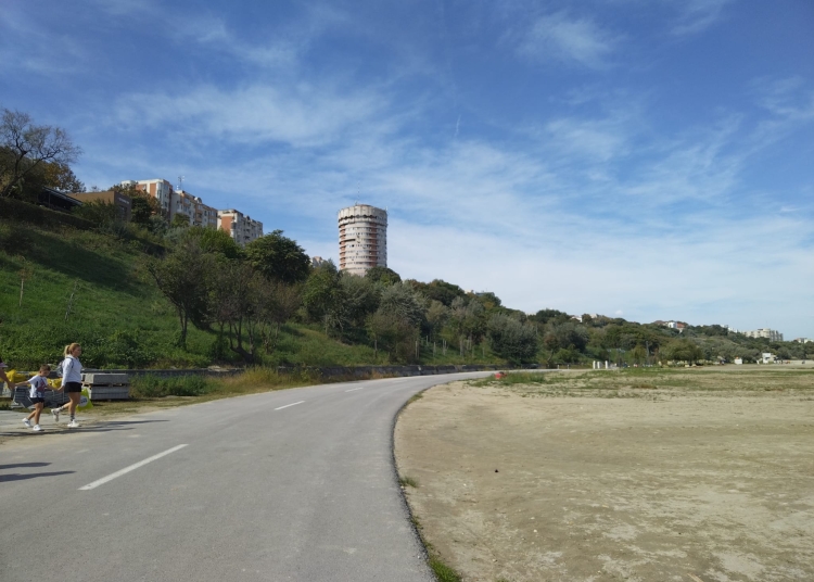 Promenada de pe taluzul Modern ia formă: avizele esențiale au fost aprobate! 1 noua promenada de pe taluzul din zona modern prinde contur a primit mai multe avize importante 68e98cde0a301