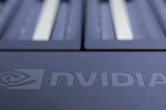 nvidia a devenit prima companie din lume care a depasit capitalizarea bursiera de 5 000 de miliarde de dolari 6902668aca711