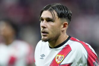 o noua pozitie pentru andrei ratiu unde a jucat eroul lui rayo vallecano din conference league 68fbdbae7e690