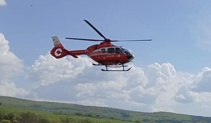 Accident grav la Runcu, județul Constanța: O persoană blocată sub un camion, intervenția salvatorilor în desfășurare 1 o persoana a fost prinsa sub un camion in localitatea runcu judetul constanta intervin salvatorii 68fdeeec6dbd8