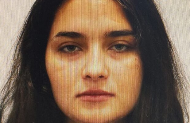 O adolescentă din Baia a dispărut de acasă la începutul lunii septembrie. Dacă o recunoașteți, contactați autoritățile! 1 o tanara din baia a disparut de acasa la inceputul lunii septembrie daca o vedeti sunati la 112 68fa0bff14ed3