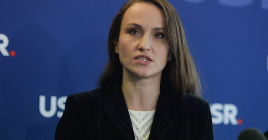 Oana Țoiu comentează sosirea lui Vladimir Putin în Budapesta: „Ar trebui să obțină aprobatia înainte de a pătrunde în cerul european” 1 oana toiu despre vizita lui vladimir putin la budapesta sa ceara permisiunea inainte de a intra in spatiul aerian european 68f6312025723