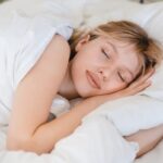 Somnul revitalizant: conexiunea esențială între odihnă, armonia hormonală și bunăstarea feminină 2 odihna care vindeca legatura profunda dintre somn echilibru hormonal si sanatatea intima a femeii 68dd2dc2c0033