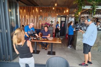 omd mamaia constanta charlie ottley promoveaza constanta la nivel international prin aparitia in noul episod flavours of romania this is dobrogea disponibil pe netflix 69034a2a8259e