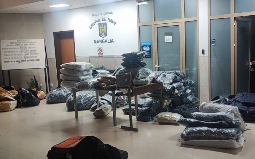 Descoperiri neașteptate la Mangalia: articole vestimentare de brand contrafăcute, confiscate dintr-un autocar sosit din Turcia 1 oprire cu surprize la mangalia haine de firma false descoperite intr un autocar care venea din turcia 68ff672ce7b12