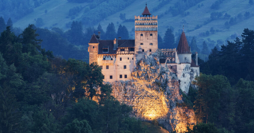 Destinații de Halloween în România: Orașe de top în Europa! 1 orase din romania pe primul loc in clasamentul european al destinatiilor de halloween 68f71cc906d37