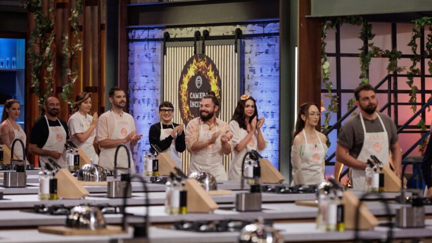 „Între a elimina un maestru culinar și a obține ovații din partea a doi jurați!” – provocarea incendiară care va electriza bucătăria MasterChef! Astăzi, de la ora 20:30, la PRO TV și pe VOYO. 1 ori omorati un chef ori primiti aplauze de la doi provocarea care aprinde bucataria masterchef astazi de la ora 2030 la pro tv si pe voyo 68ff3c73356d4