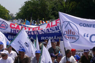 patru confederatii sindicale protesteaza azi in piata victoriei impotriva masurilor de austeritate 6901ba89d200c