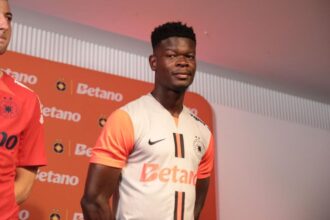 pe faras de la fcsb david kiki a primit inca o lovitura 68ee978dc0121