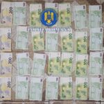 Descoperiri surprinzătoare la Tulcea! Mascații au descoperit la Sulina zeci de mii de euro, mii de pachete de țigări și peste 80.000 de lei! 2 perchezitii la tulcea mascatii au gasit la sulina zeci de mii de euro mii de tigarete si peste 80 de mii de lei 68ec9dd9a6c0d