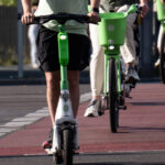Legislație nouă pentru utilizatorii de trotinete și biciclete electrice – Propunere în dezbatere în Parlament! 2 permis pentru trotinete si biciclete electrice un proiect de lege a fost depus in parlament 68e7a275745d8
